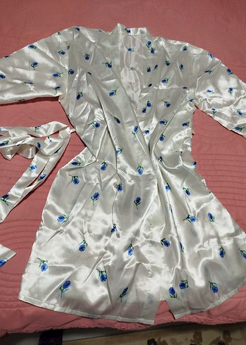 Nakışlı Beyaz Midi Kadın Sabahlık - Görsel 2