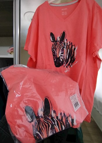 Pembe Baskılı Kısa Kollu  Tişört - Görsel 4