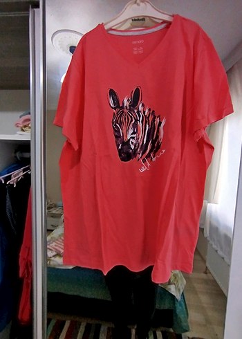 Pembe Baskılı Kısa Kollu  Tişört - Görsel 2