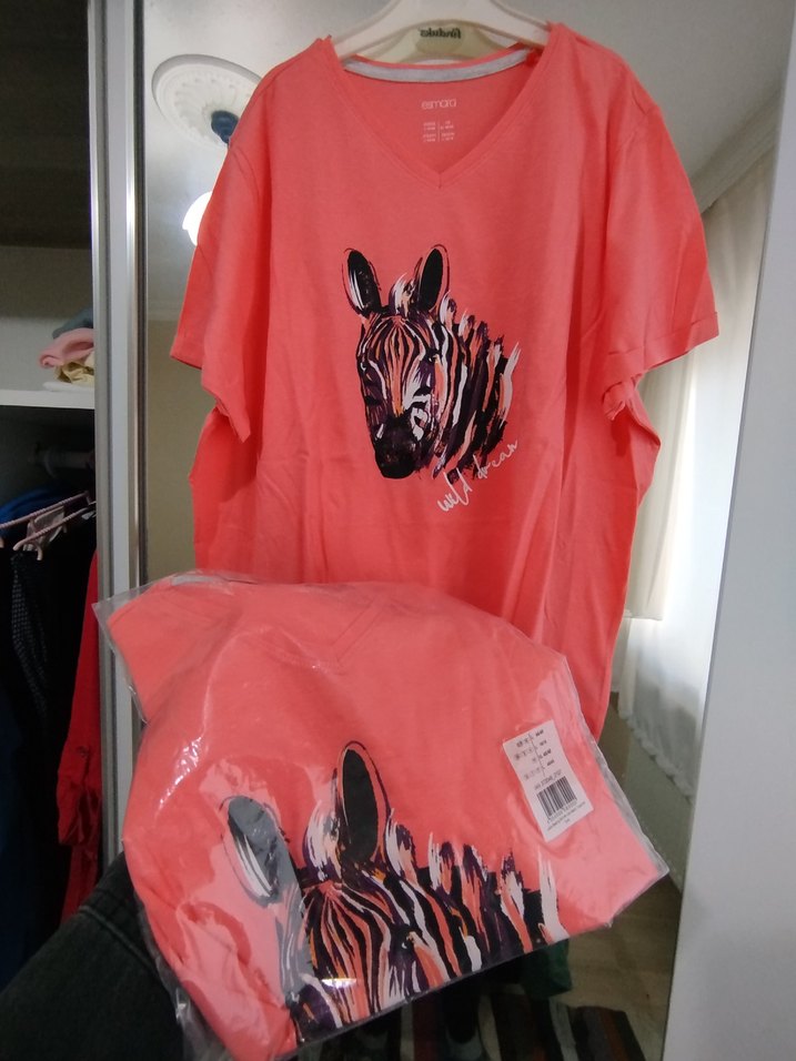 Pembe Baskılı Kısa Kollu  Tişört - Görsel 3