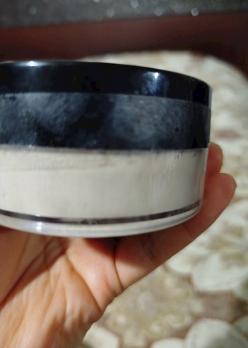 Wet n Wild Shiny Bej Sabit Toz - Görsel 2