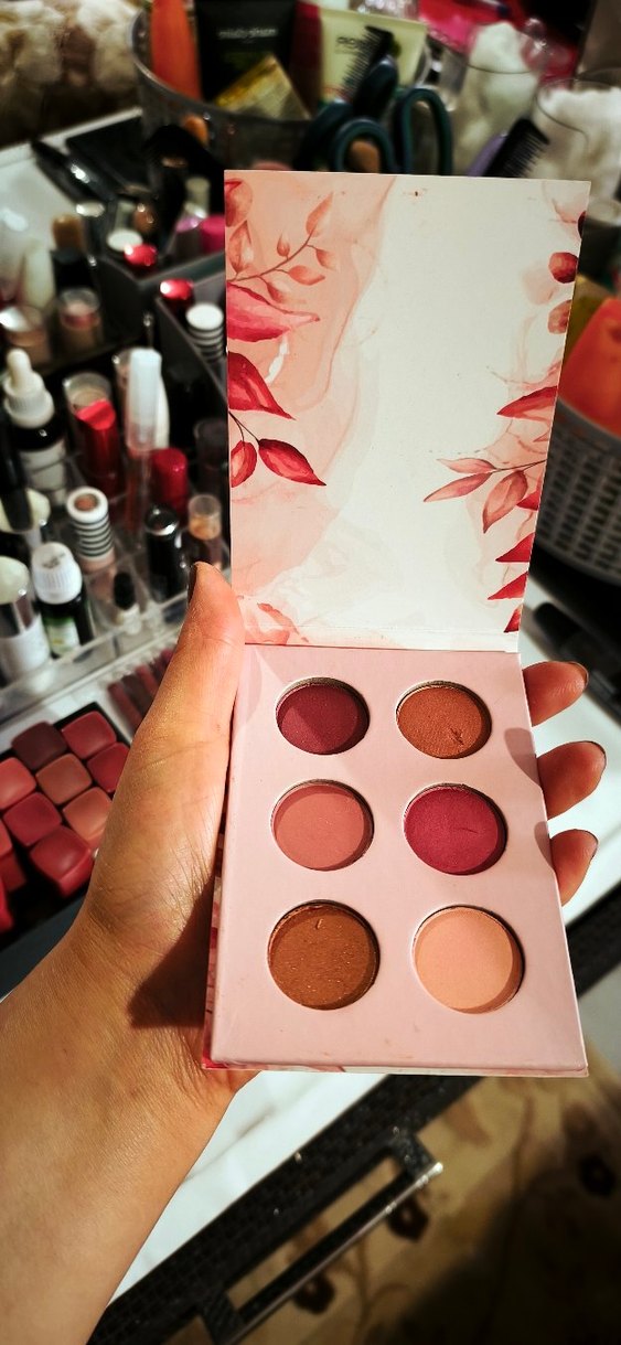 New Well Make-Up Station Pastel Göz Farı Paleti - Görsel 4