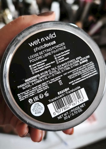 Wet n Wild Photofocus Transparan Sabitleyici Pudra - Görsel 3