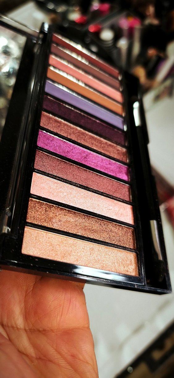 Çok Renkli Koyu Göz Farı Paleti - Görsel 2