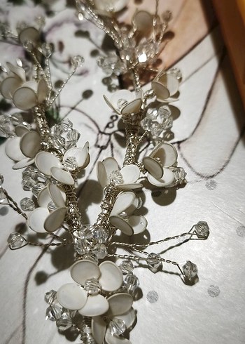 Beyaz Boncuklu Cam Çiçekli Saç Aksesuarı - Görsel 2