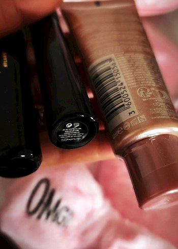 L'Oréal Lumi Glotion 902 Işıltılı Pembe BB Krem - Görsel 2