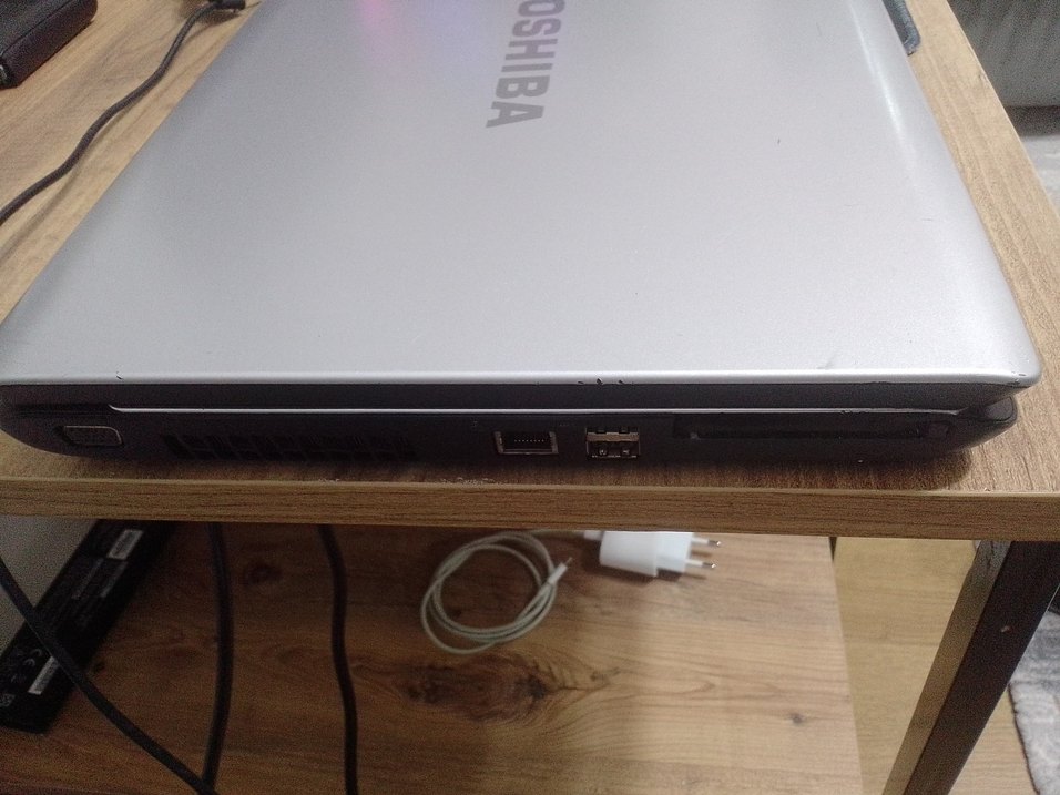 Toshiba l300 taptop - Görsel 4