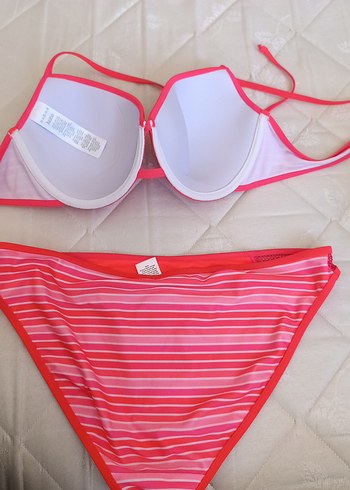 Pembe Çizgili Askılı Bikini Üstü ve altı - Görsel 6