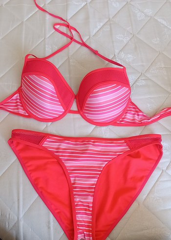 diğer Beden Pembe Çizgili Askılı Bikini Üstü ve altı