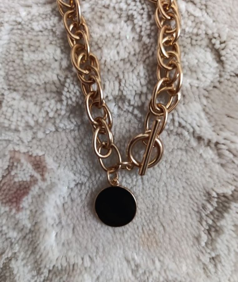 Uzun Zincir Detaylı Altın Renkli Kadın Kolye - Görsel 2