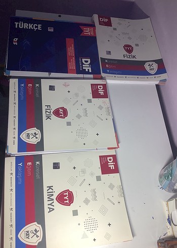 TYT Fizik, Kimya ve Türkçe Soru Bankaları