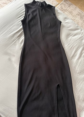 Siyah Yüksek Yakalı Kolsuz Kadın Elbise - Görsel 2