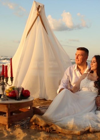 Bohem Tarzı Uzun Beyaz Askılı Gelinlik - Görsel 2