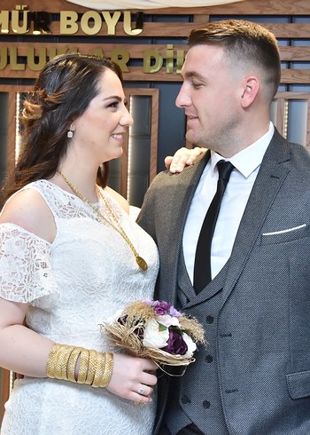 Dantel Detaylı Beyaz Uzun Gelinlik - Görsel 2