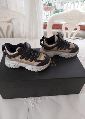 27 Beden altın Renk Gold Simli Kız Çocuk Spor Ayakkabı