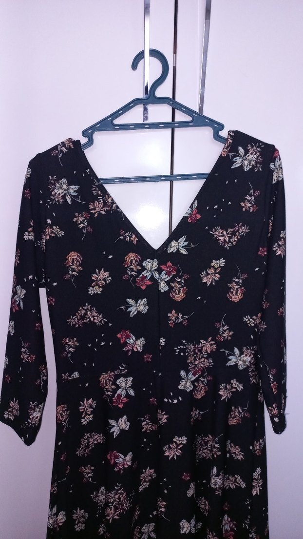 V Yaka Siyah Çiçekli Mini Elbise - Görsel 2