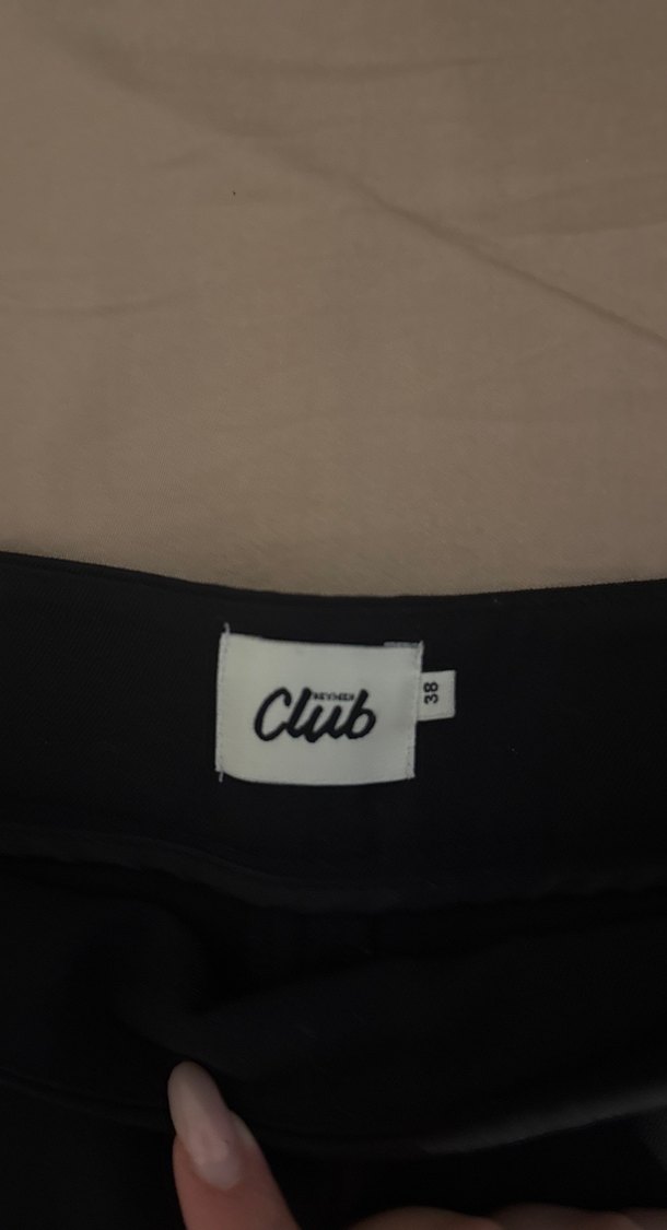 Düğmeli Siyah Kadın Kumaş Pantolon - Görsel 4