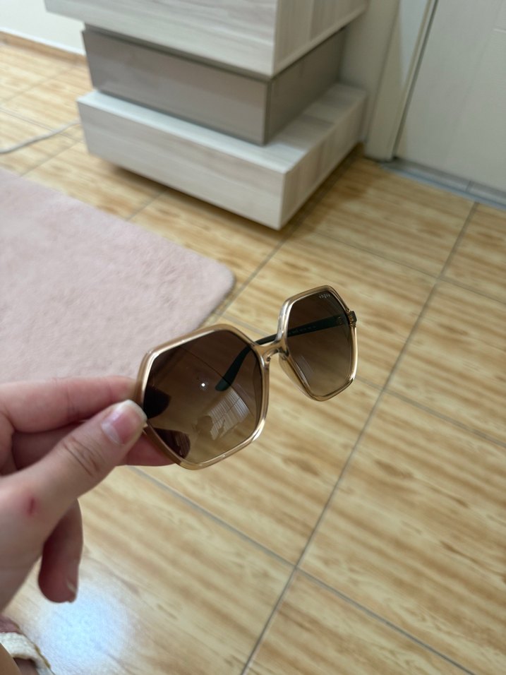 Bej Transparan Kadın Güneş Gözlüğü - Görsel 4