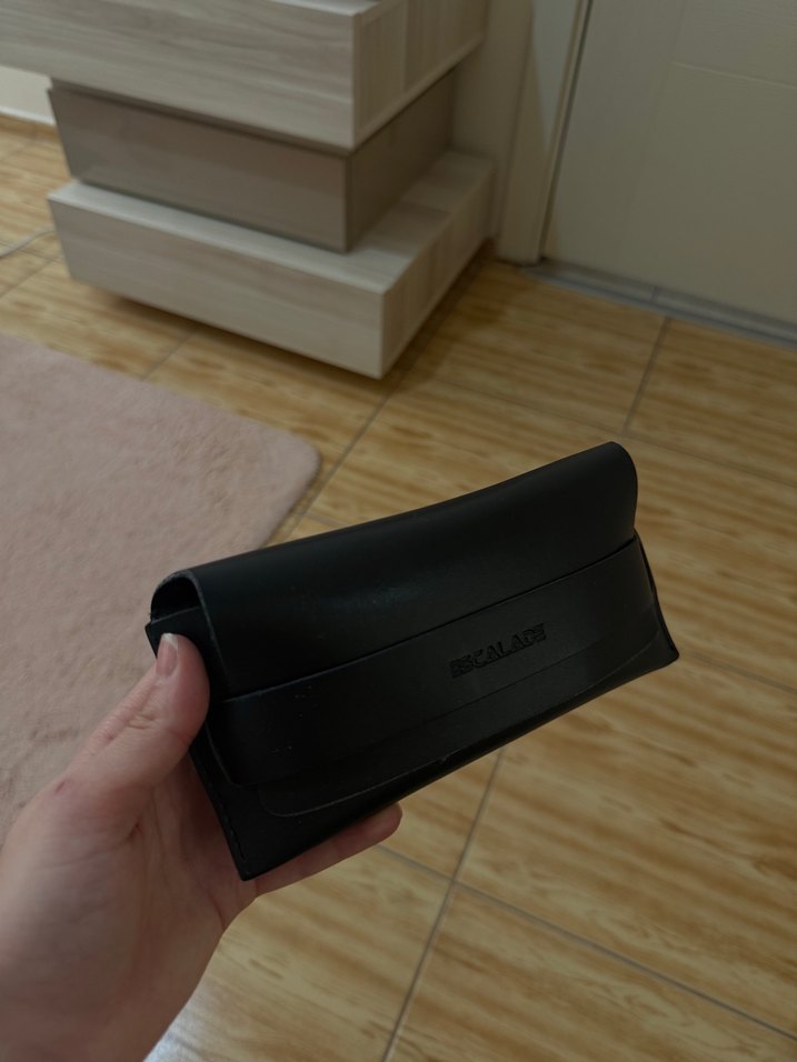 Transparan Minimalist Kadın Gözlüğü - Görsel 4