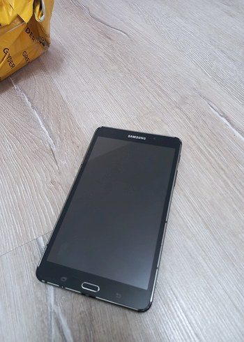 Siyah Samsung Tab A4