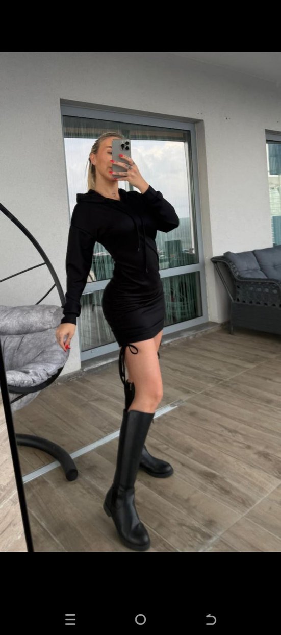 Siyah Kapüşonlu Yanları İp Büzgülü Sportif Mini Elbise - Görsel 2