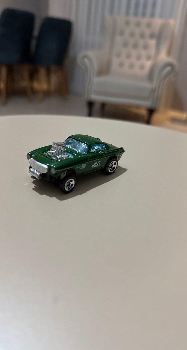 Parlak Yeşil Oyuncak Araba - Görsel 2