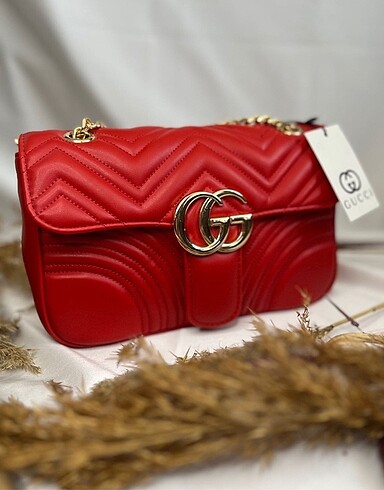 Gucci Zincir Askılı Kol Çantası