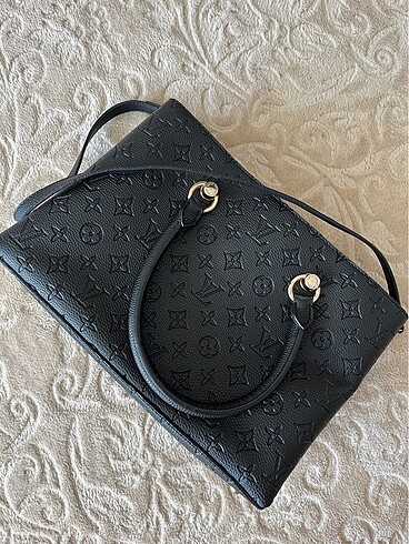 Beden siyah Renk Louis Vuitton Askılı Çanta