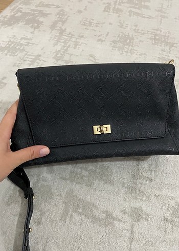  Beden Vakko Monogram Altın Zincir Detaylı Deri Çanta