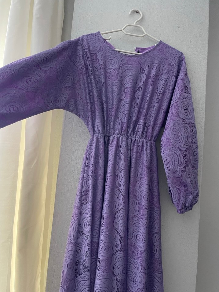 Mor Dantel Detaylı Uzun Elbise - Görsel 3