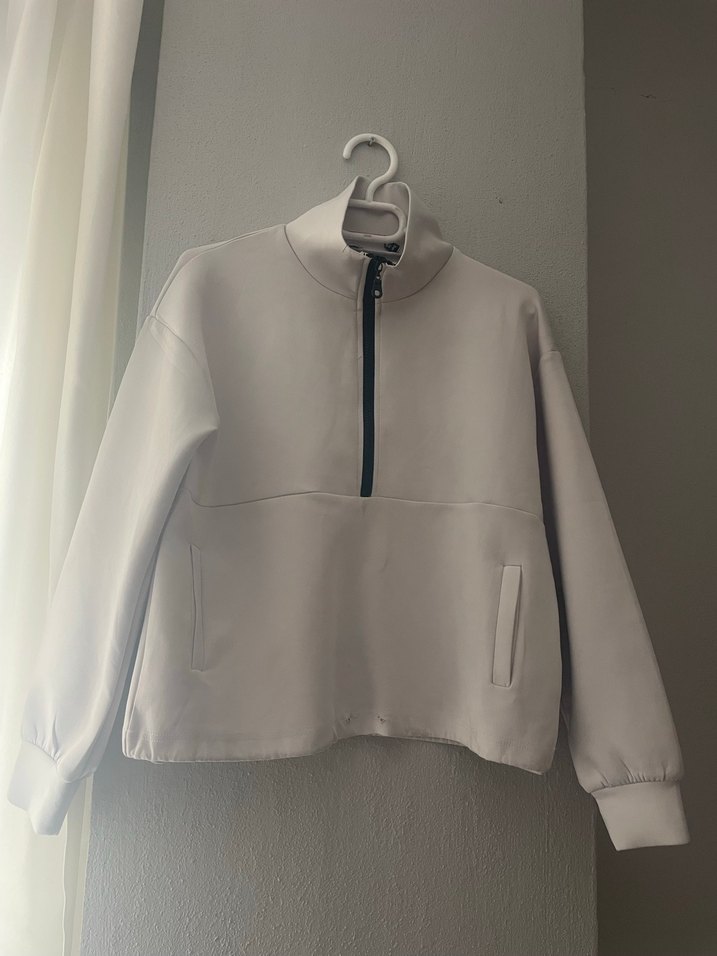 Yarım Fermuarlı Yüksek Yakalı Beyaz Sweatshirt - Görsel 3