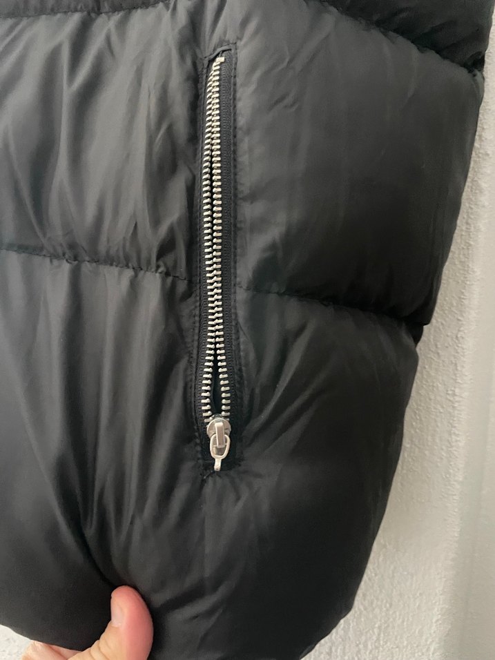 Kadın Siyah Fermuarlı Yüksek Yakalı şişme yelek - Görsel 3