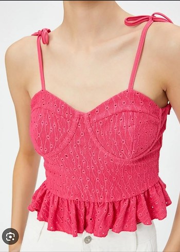 Pembe Nakışlı Fırfırlı Mini Bluz