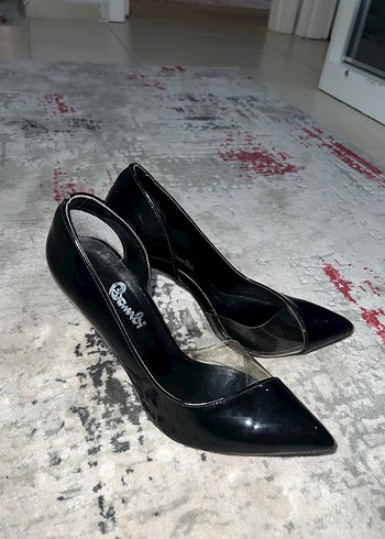 Bambi Siyah Parlak Stiletto