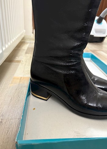 Siyah Rugan Topuklu Diz Boyu Kadın Çizme - Görsel 4