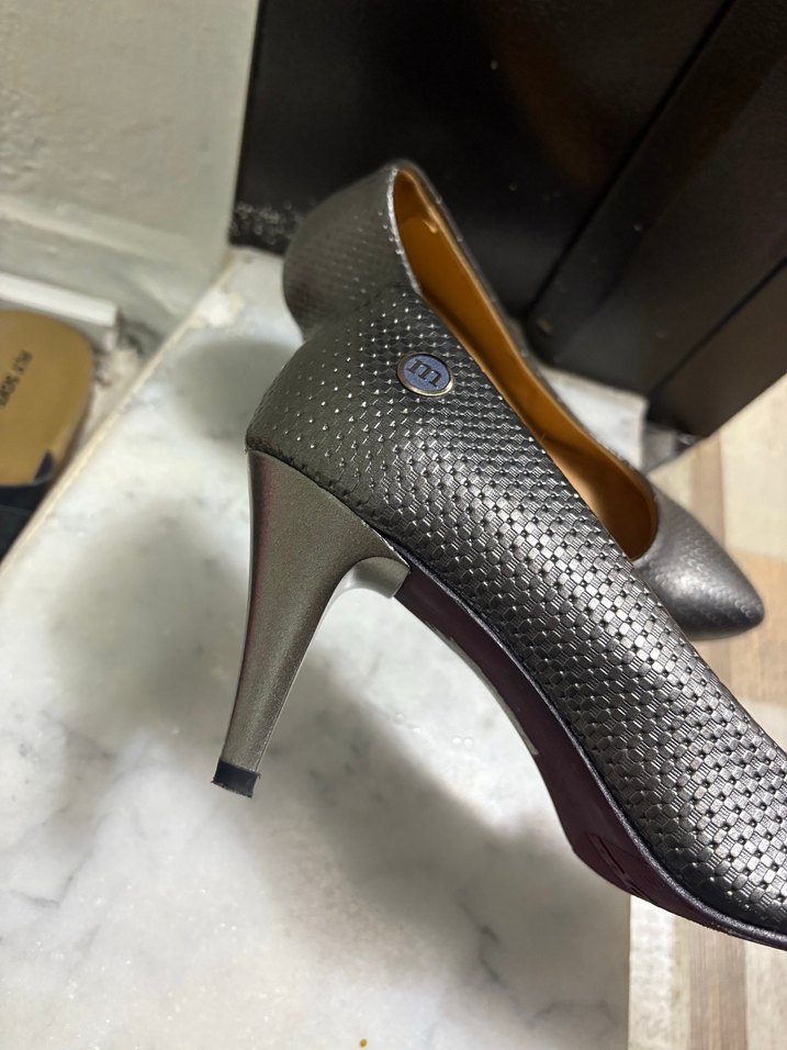 Gri Yılan Desenli Bağcıklı Stiletto - Görsel 3