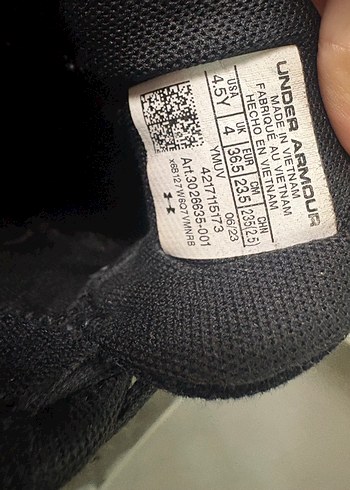 Under Armour 
Erkek Çocuk Siyah Bağcıklı Spor Ayakkabı - Görsel 4