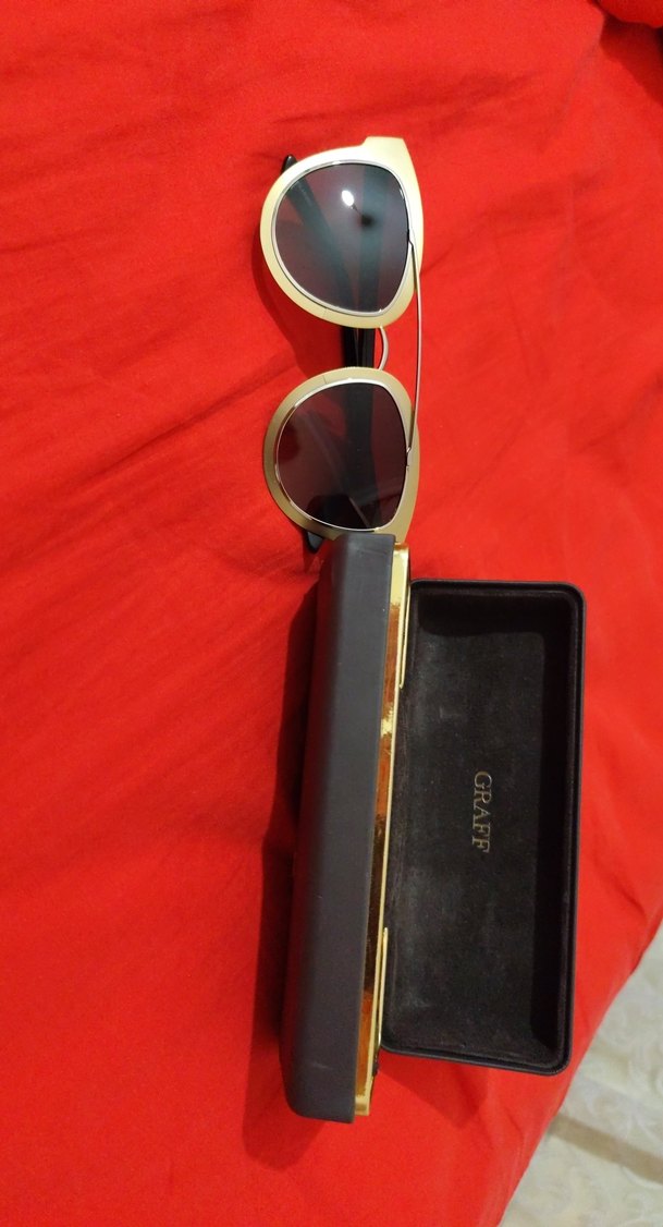 Parlak Altın Çerçeveli Gri Kadın Gözlüğü - Görsel 2