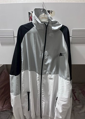 Nike Erkek Gri Beyaz Fermuarlı Rüzgarlık