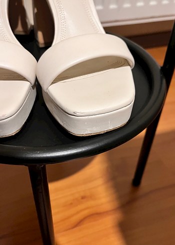 Beyaz Minimalist Platform Topuklu Kadın Ayakkabı - Görsel 4