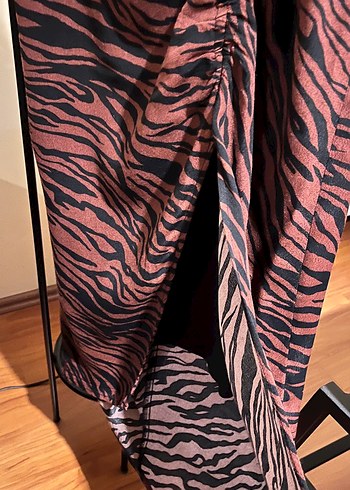 xs Beden Bordo Zebra Desenli Uzun Drapeli Etek