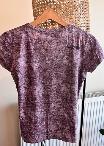 North Face Kadın Mor V Yakalı Batik Desenli Tişört