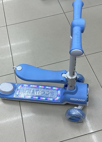 Diğer IŞIKLI MÜZİKLİ OTURAKLI COCUK SCOOTERI 2/5 YAŞ