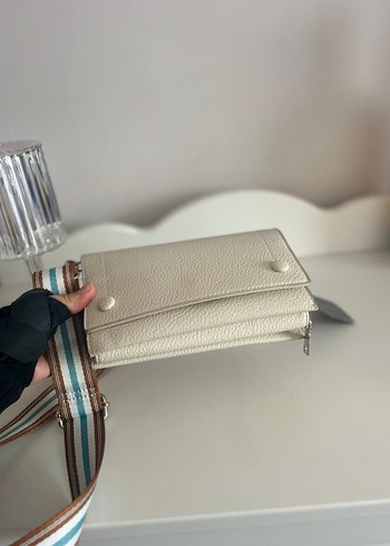 Yargıcı Bej Deri Kemerli Kadın Çanta - Görsel 5