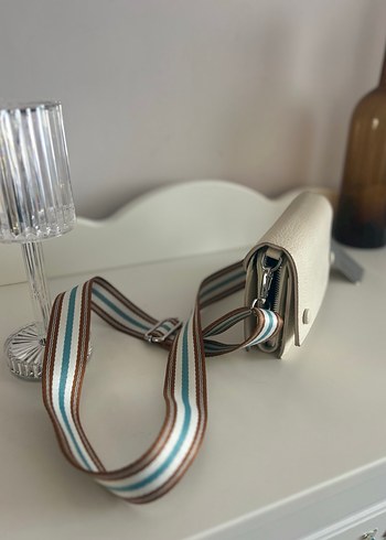 Yargıcı Bej Deri Kemerli Kadın Çanta - Görsel 2