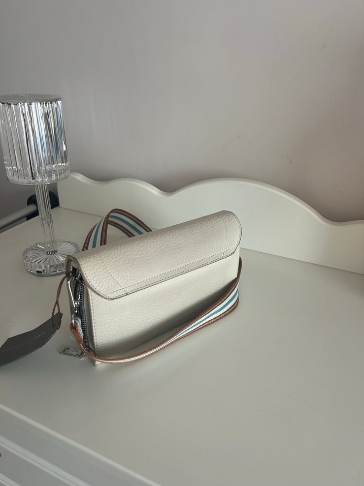 Yargıcı Bej Deri Kemerli Kadın Çanta - Görsel 3