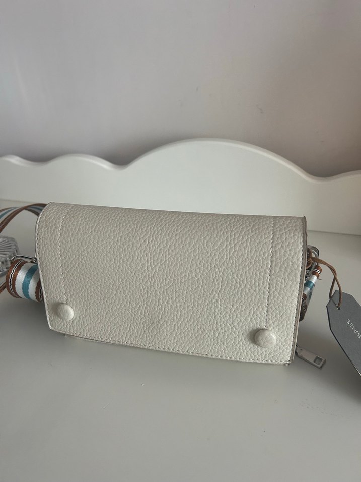 Yargıcı Bej Deri Kemerli Kadın Çanta - Görsel 4