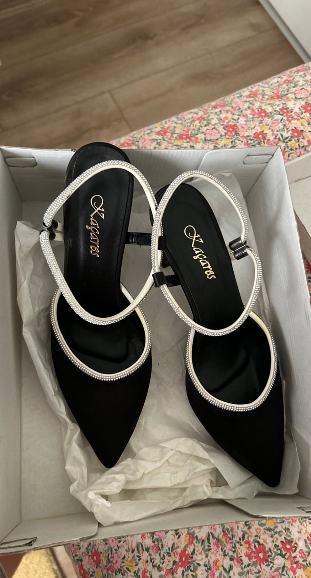 Klasik Elegan Siyah Beyaz Tokalı Stiletto - Görsel 4