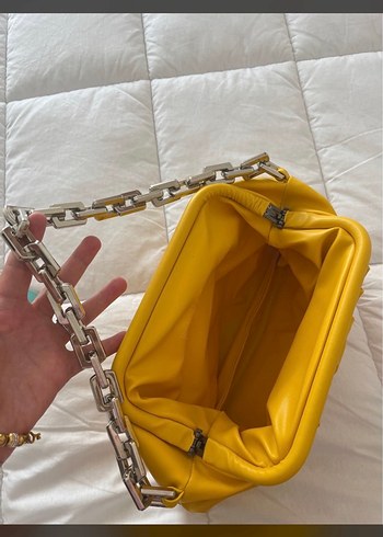 Zincir Detaylı Sarı Deri Kadın Çanta - Görsel 3