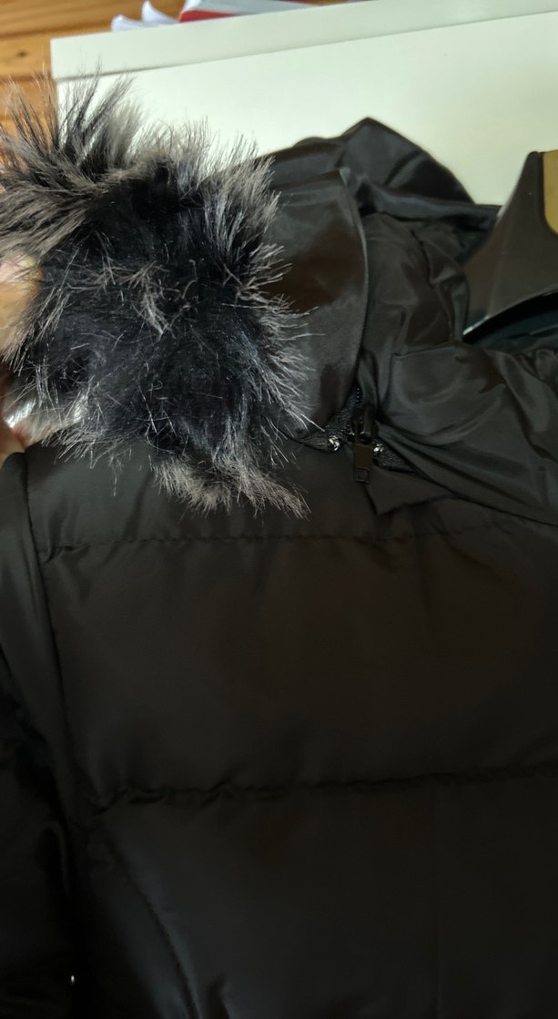 Siyah Kürklü Kadın Kışlık Mont - Görsel 4